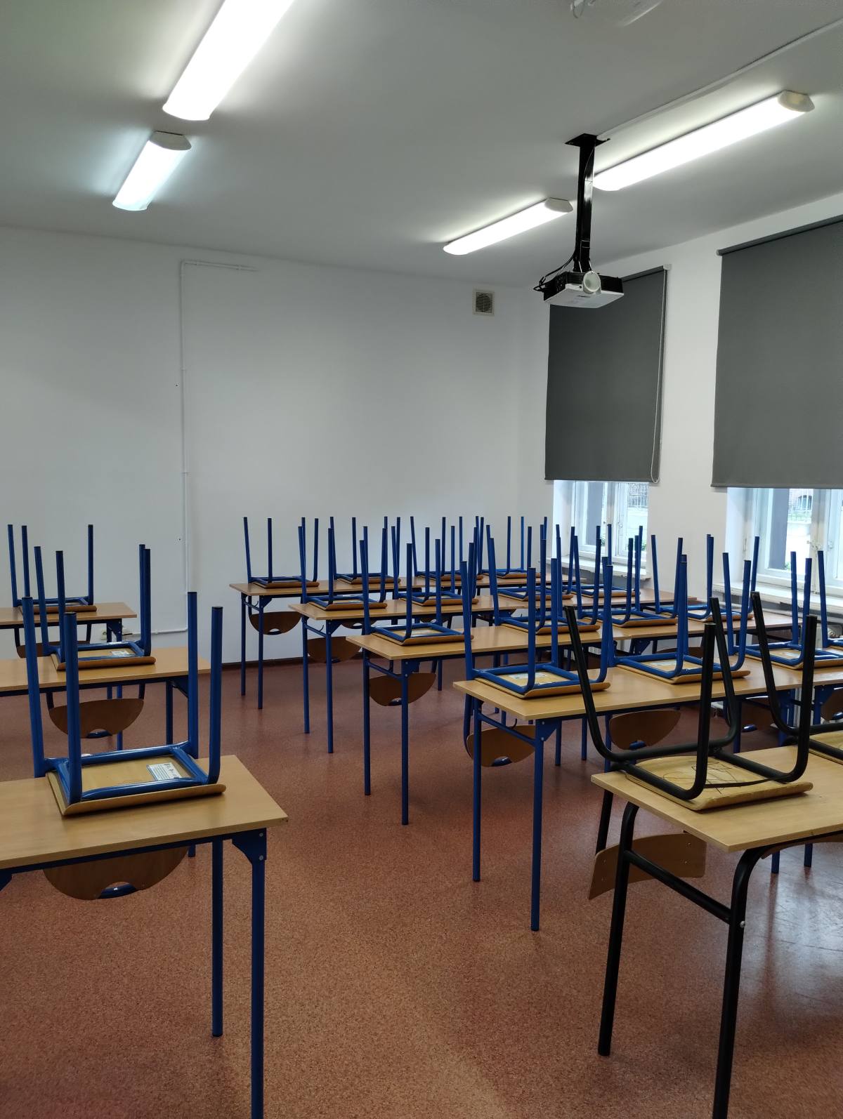 Wakacyjne przemiany, czyli odświeżamy naszą szkołę - remonty 2024
