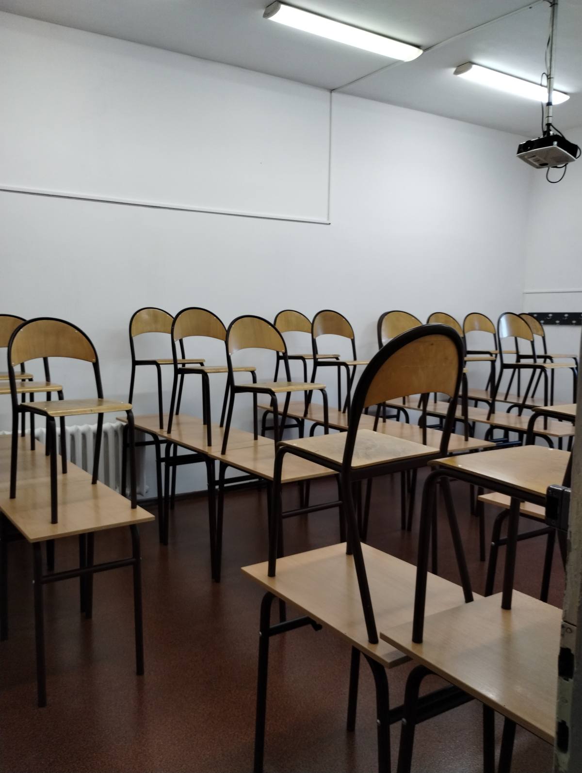 Wakacyjne przemiany, czyli odświeżamy naszą szkołę - remonty 2024
