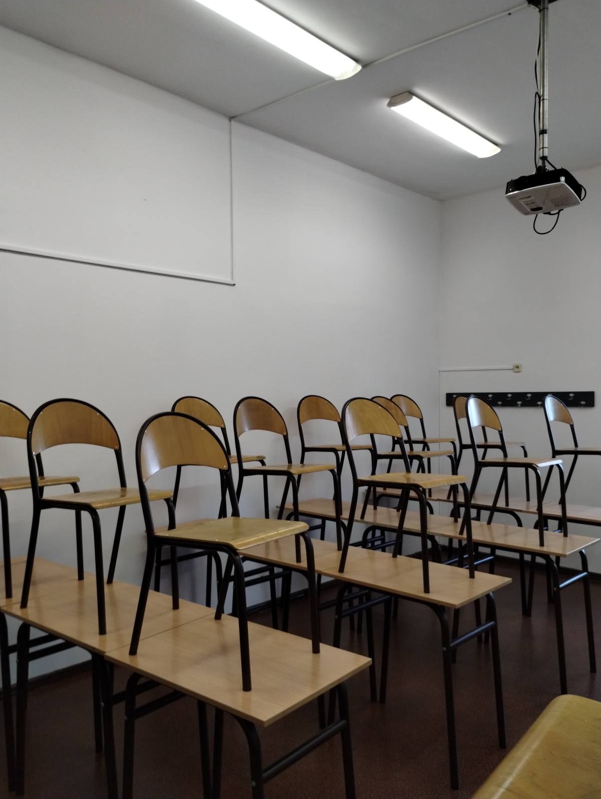 Wakacyjne przemiany, czyli odświeżamy naszą szkołę - remonty 2024