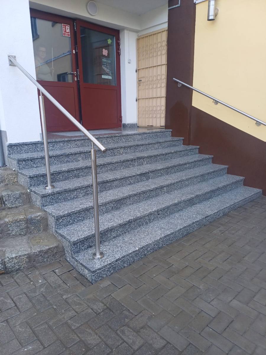 Wakacyjne przemiany, czyli odświeżamy naszą szkołę - remonty 2024