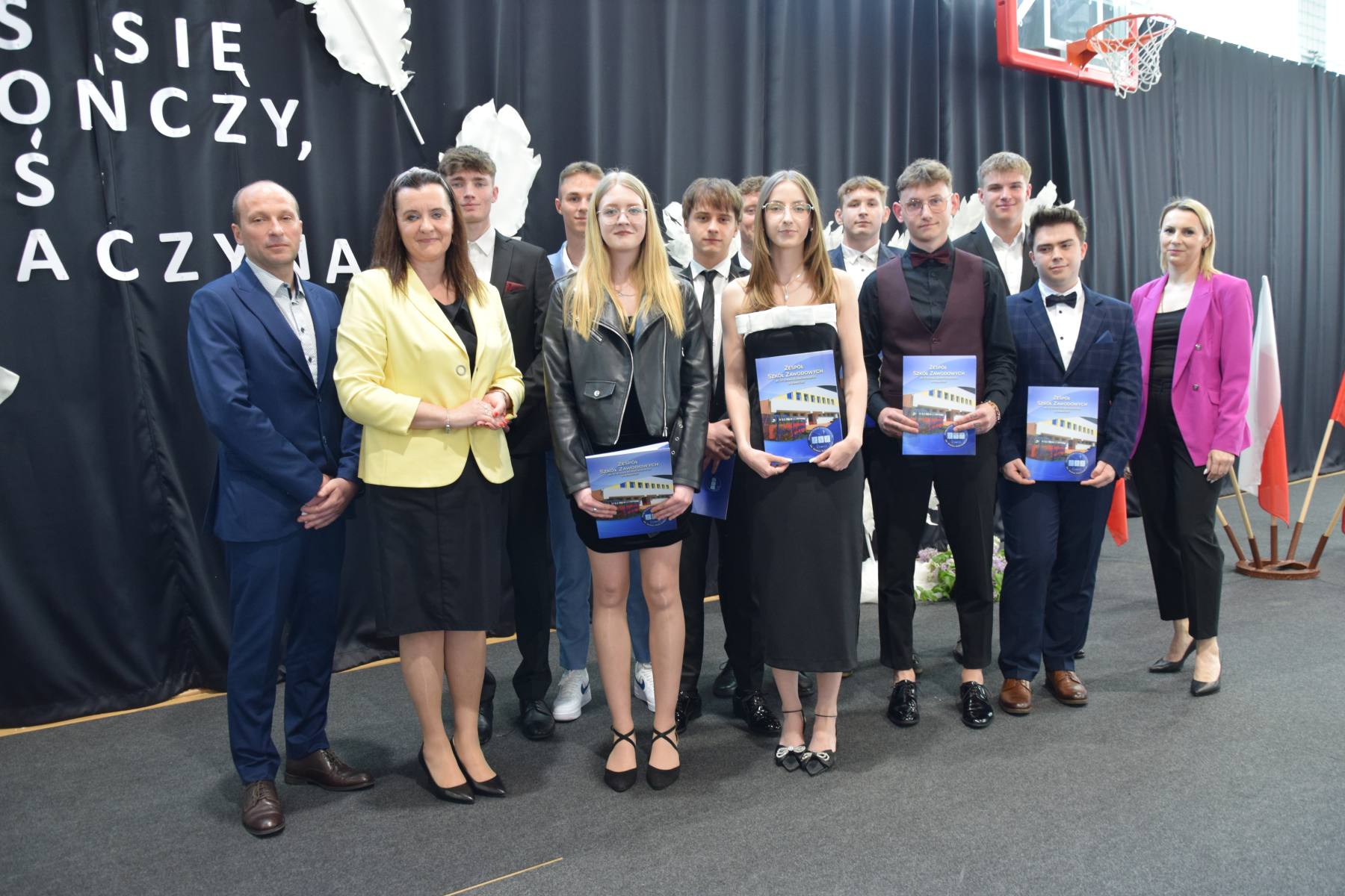 Uroczyste zakończenie nauki przez uczniów Technikum w Rawiczu - 25.04.2025 r. 