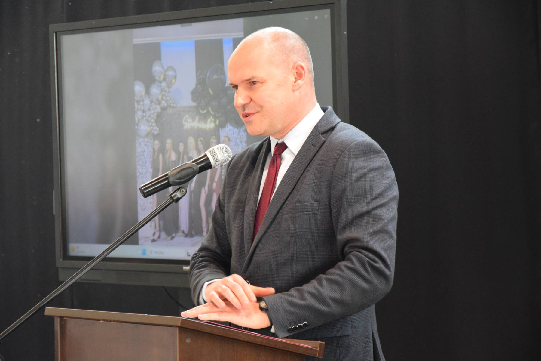 Uroczyste zakończenie nauki przez uczniów Technikum w Rawiczu - 25.04.2025 r. 