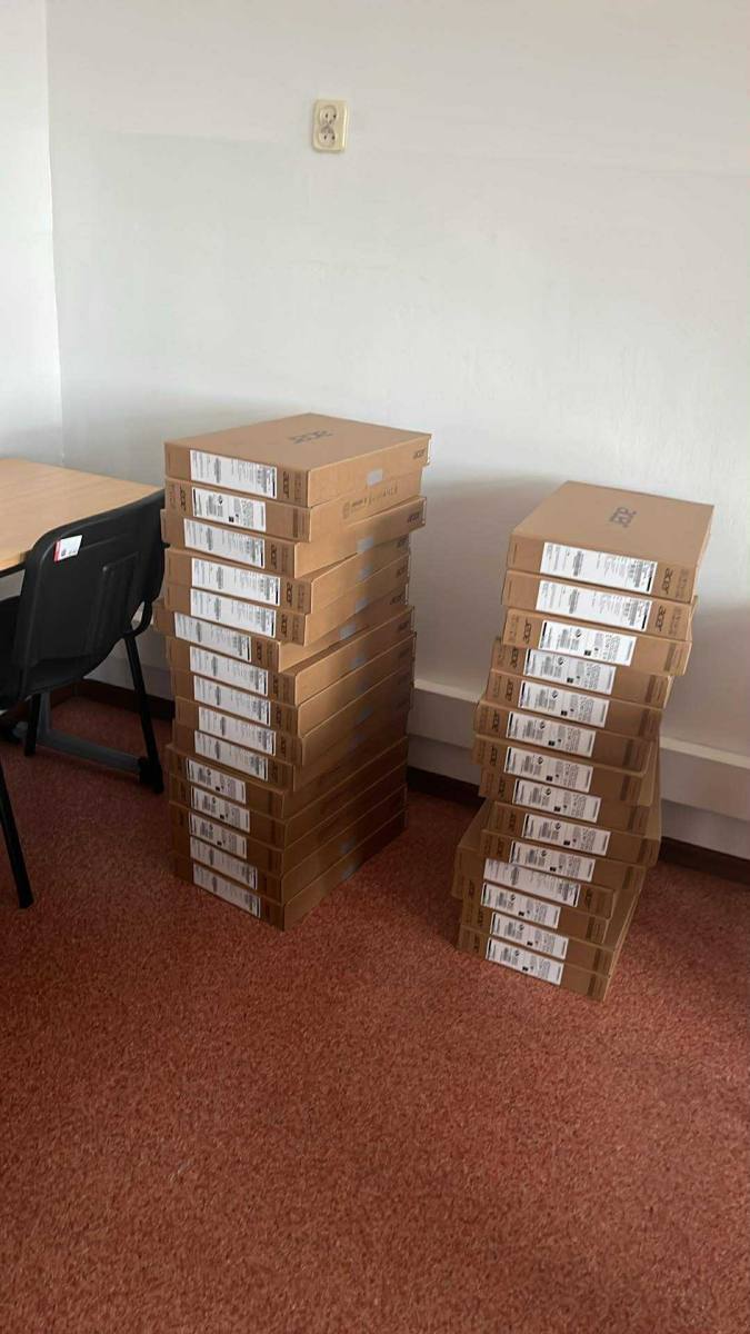 „Nowe pracownie kształcenia zawodowego w szkołach Powiatu Rawickiego – dla rozwoju gospodarczego południowej Wielkopolski”, w ramach działania 5.01: „Poprawa równego dostępu do wysokiej jakości kształcenia, szkolenia i uczenia się przez całe życie poprzez wsparcie infrastruktury edukacyjnej”.