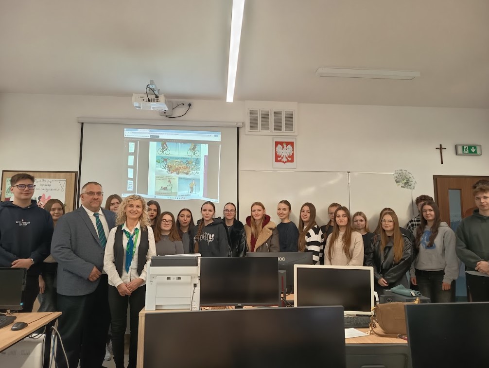 Uczniowie podczas zajęć Lekcje z ZUS