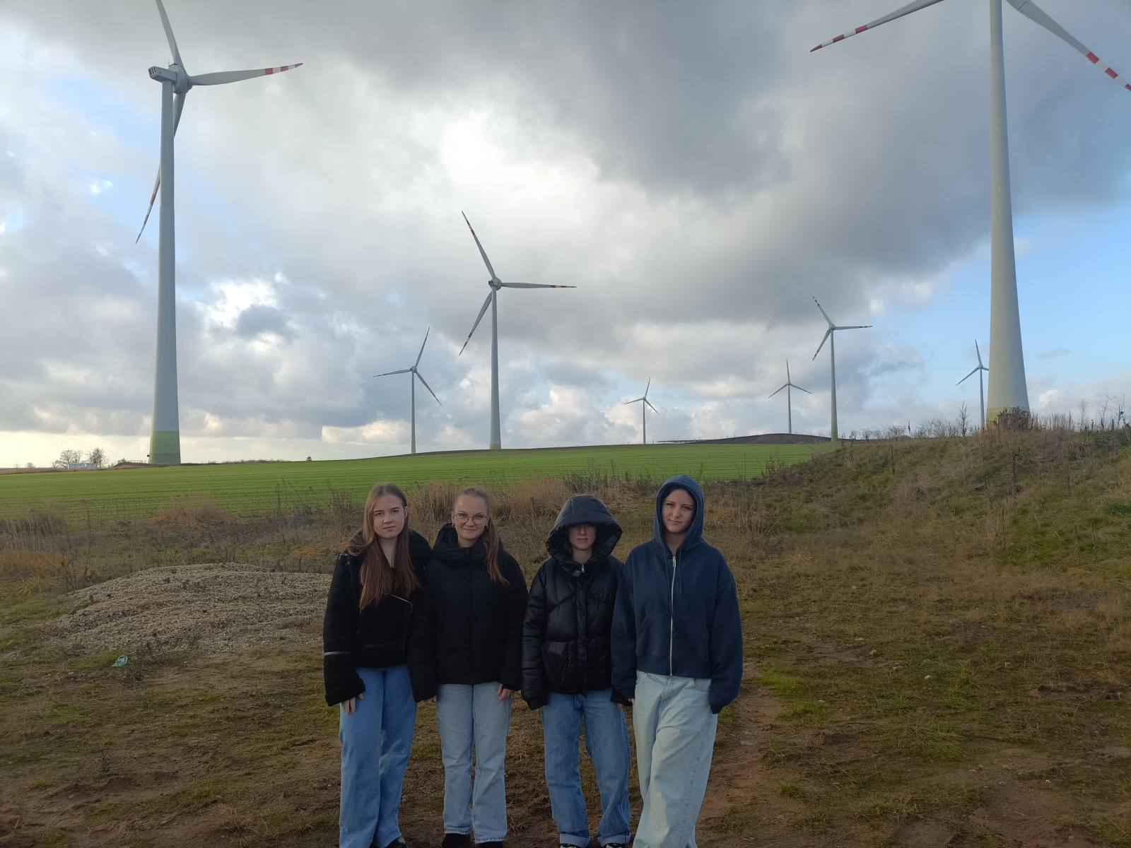 Uczennice naszej szkoły na warsztatach „Zielona Szkoła wodorowa”