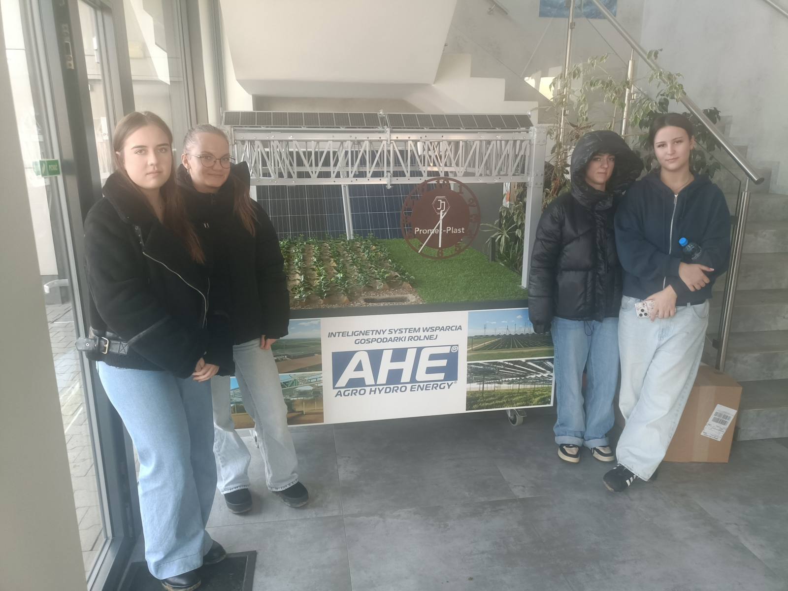 Uczennice naszej szkoły na warsztatach „Zielona Szkoła wodorowa”