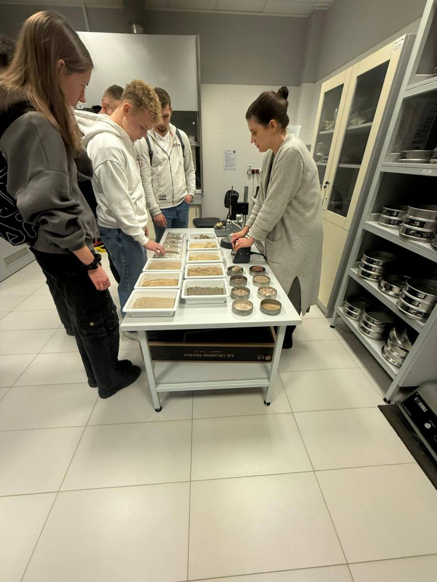 uczniowie klasy 4TB na wycieczce we Wrocławiu