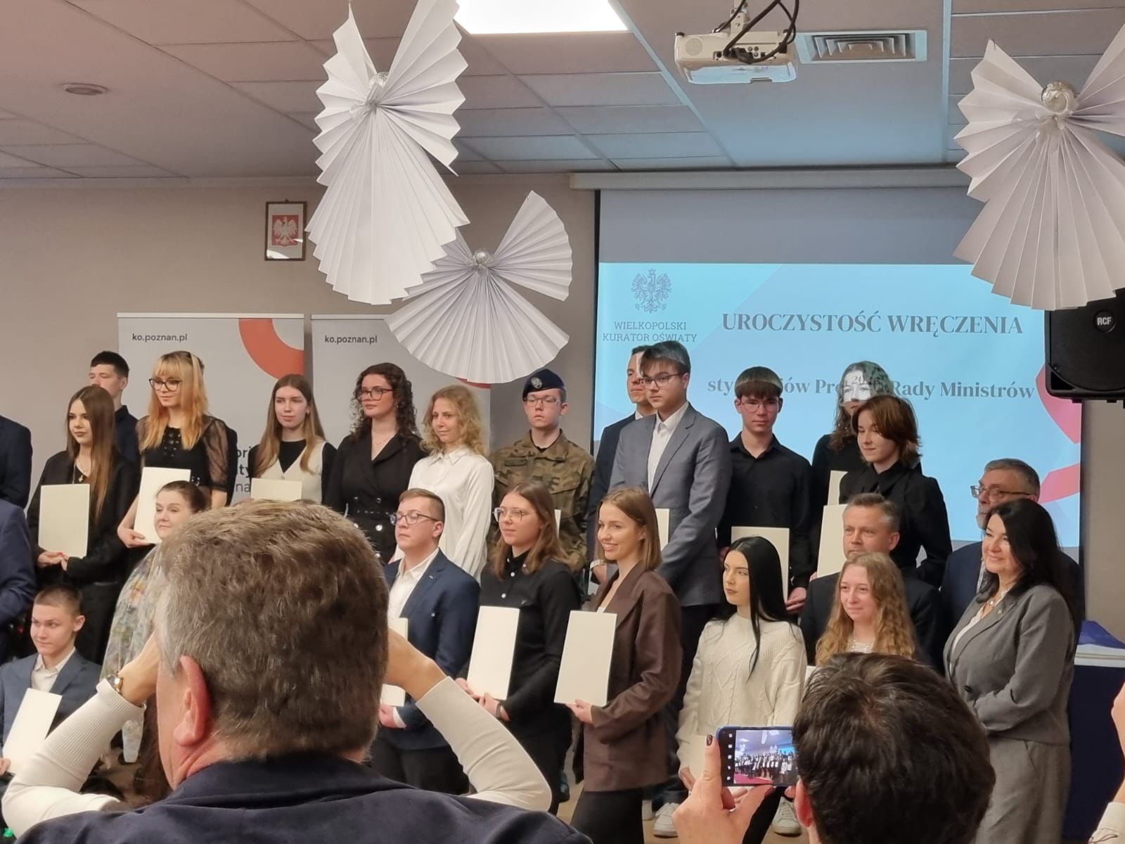 Aleksandra Wegnerowicz, uczennica Zespołu Szkół Zawodowych im. Stefana Bobrowskiego w Rawiczu podczas wręczenia Stypendium Prezesa Rady Ministrów