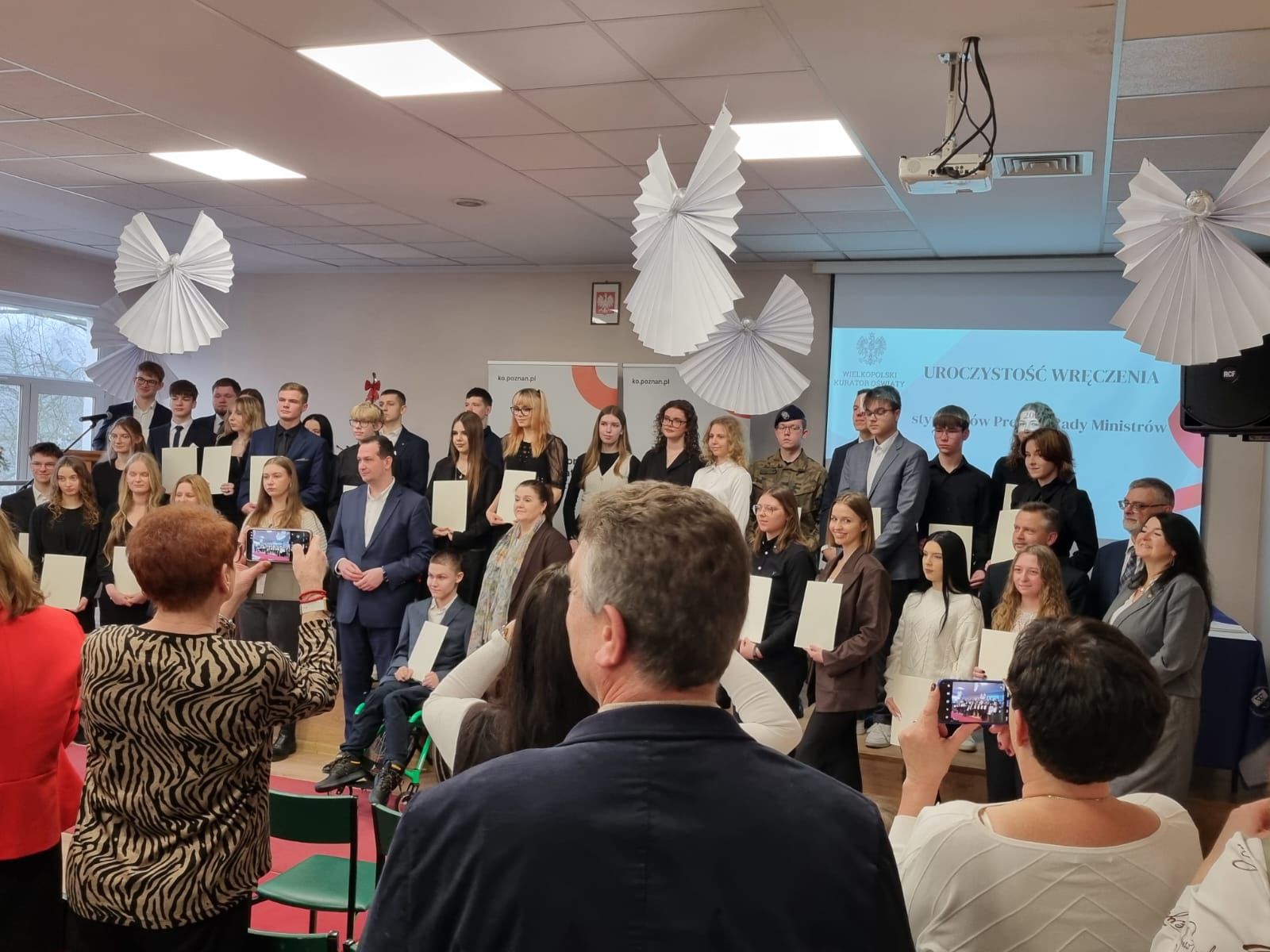 Aleksandra Wegnerowicz, uczennica Zespołu Szkół Zawodowych im. Stefana Bobrowskiego w Rawiczu podczas wręczenia Stypendium Prezesa Rady Ministrów