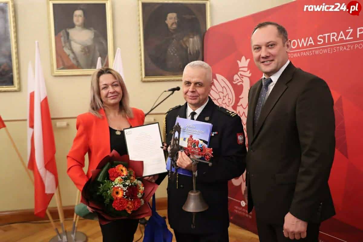 Dyrektor Daria Jagła składa podziękowania działania i inicjatywy BRYG. KRZYSZTOFA SKRZYPCZAKA