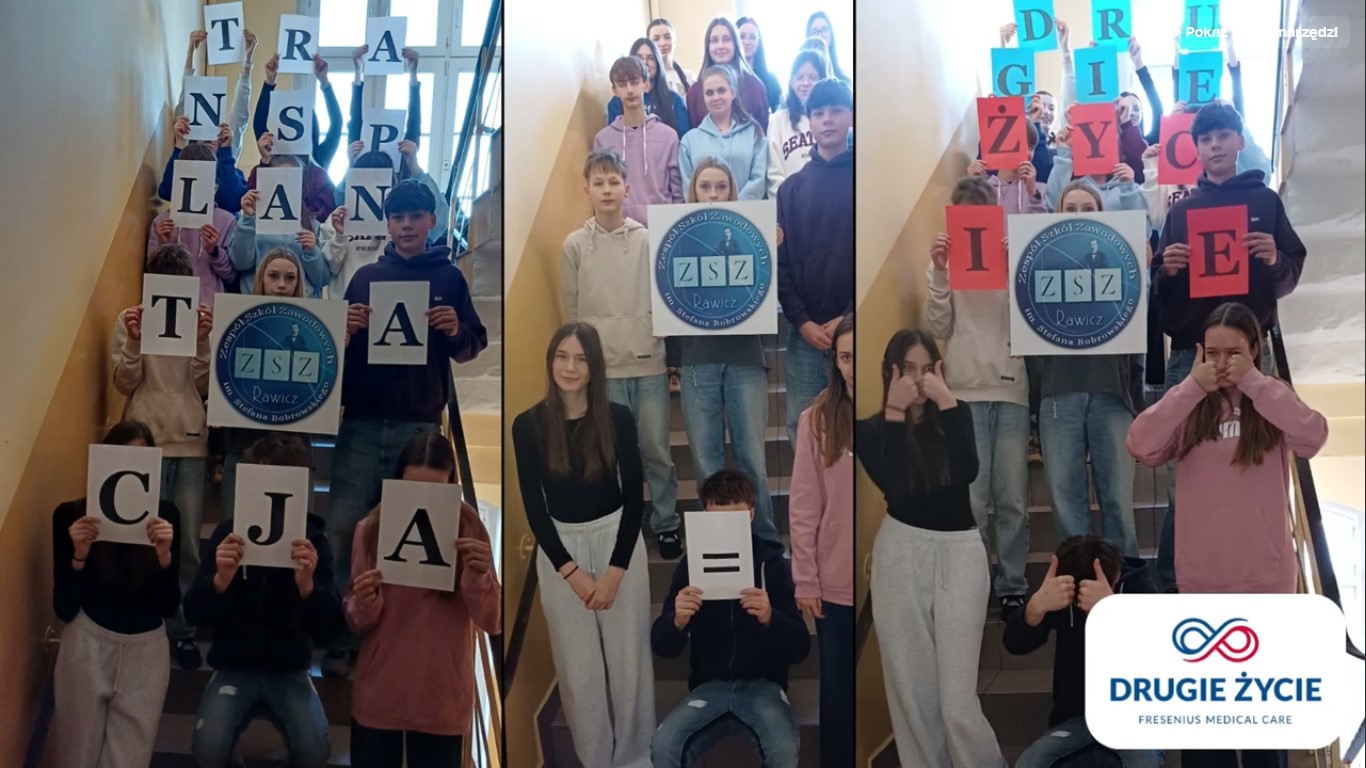 Uczniowie podczas akcji "Drugie życie"