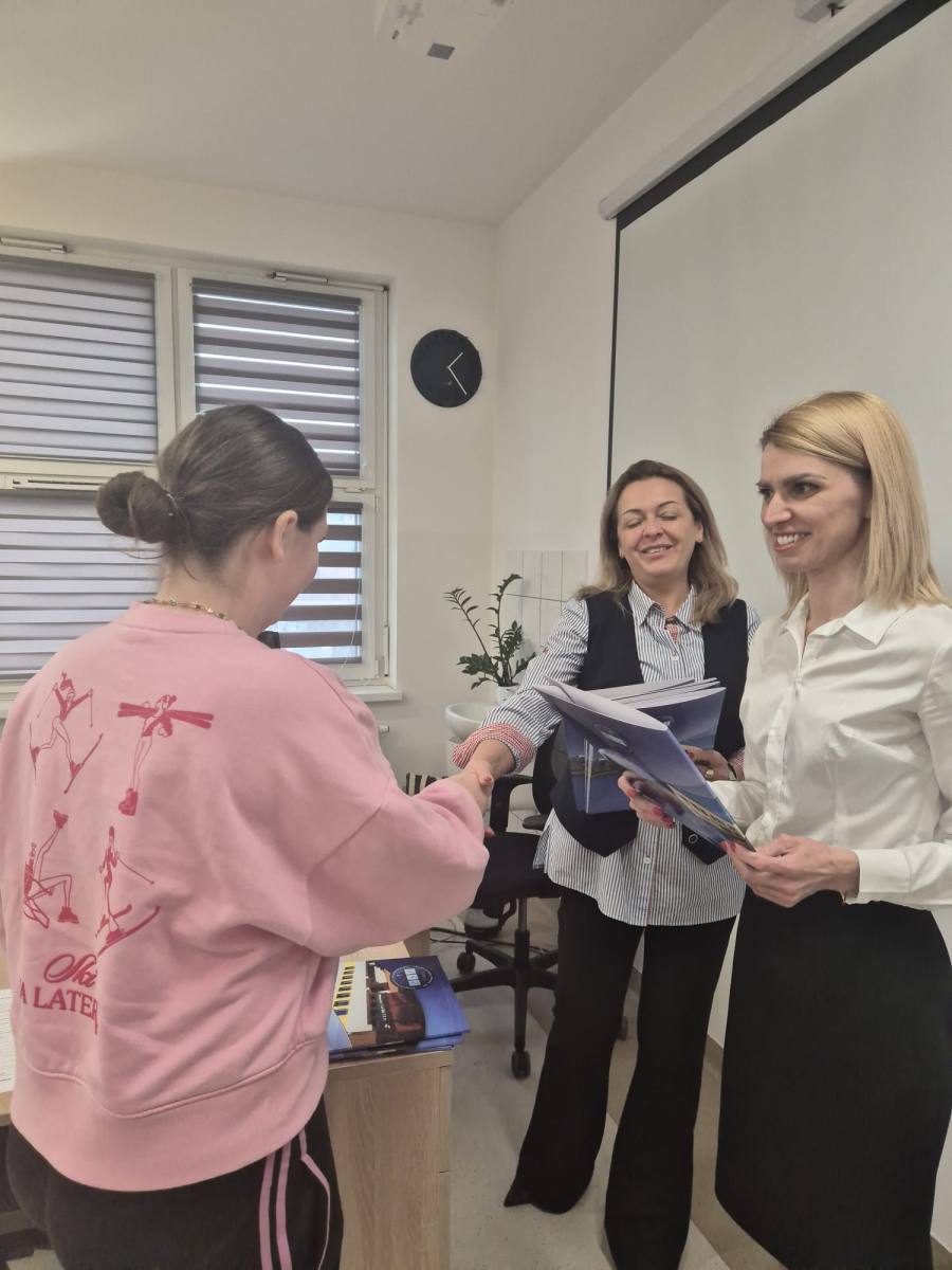 Uczniowie podczas podsumowania szkolenia dla mediatorów