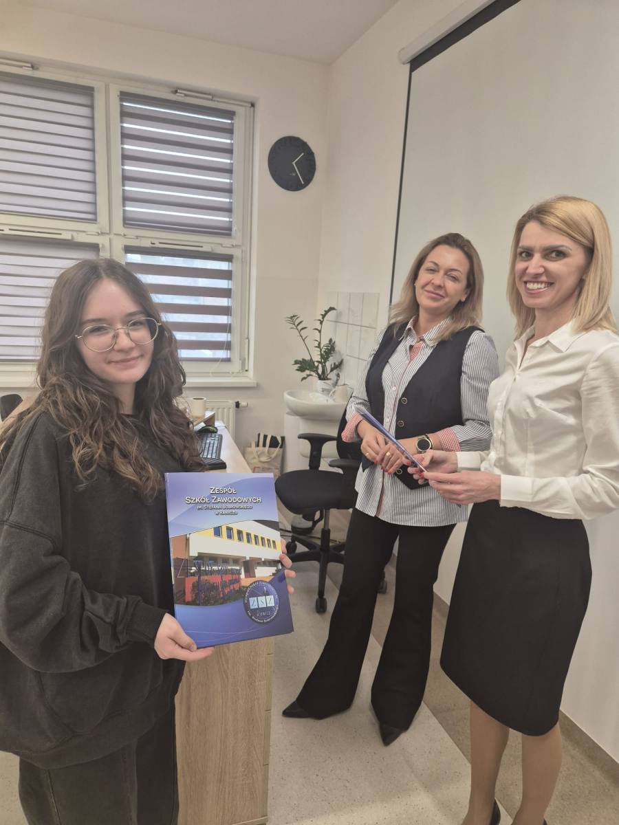 Uczniowie podczas podsumowania szkolenia dla mediatorów