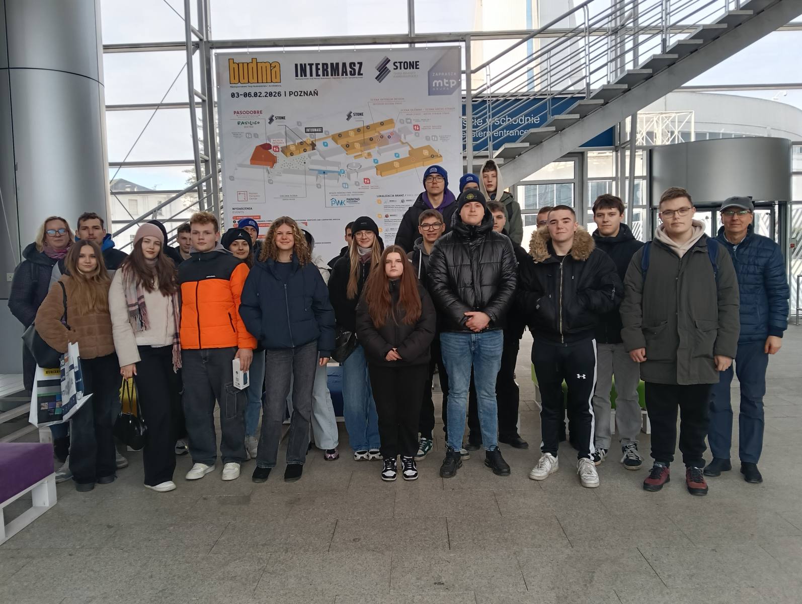 Uczniowie klas 4TB, 2TB oraz 3fw podczas targów budowlanych Budma 2026 zorganizowanych przez Międzynarodowe Targi Poznańskie.