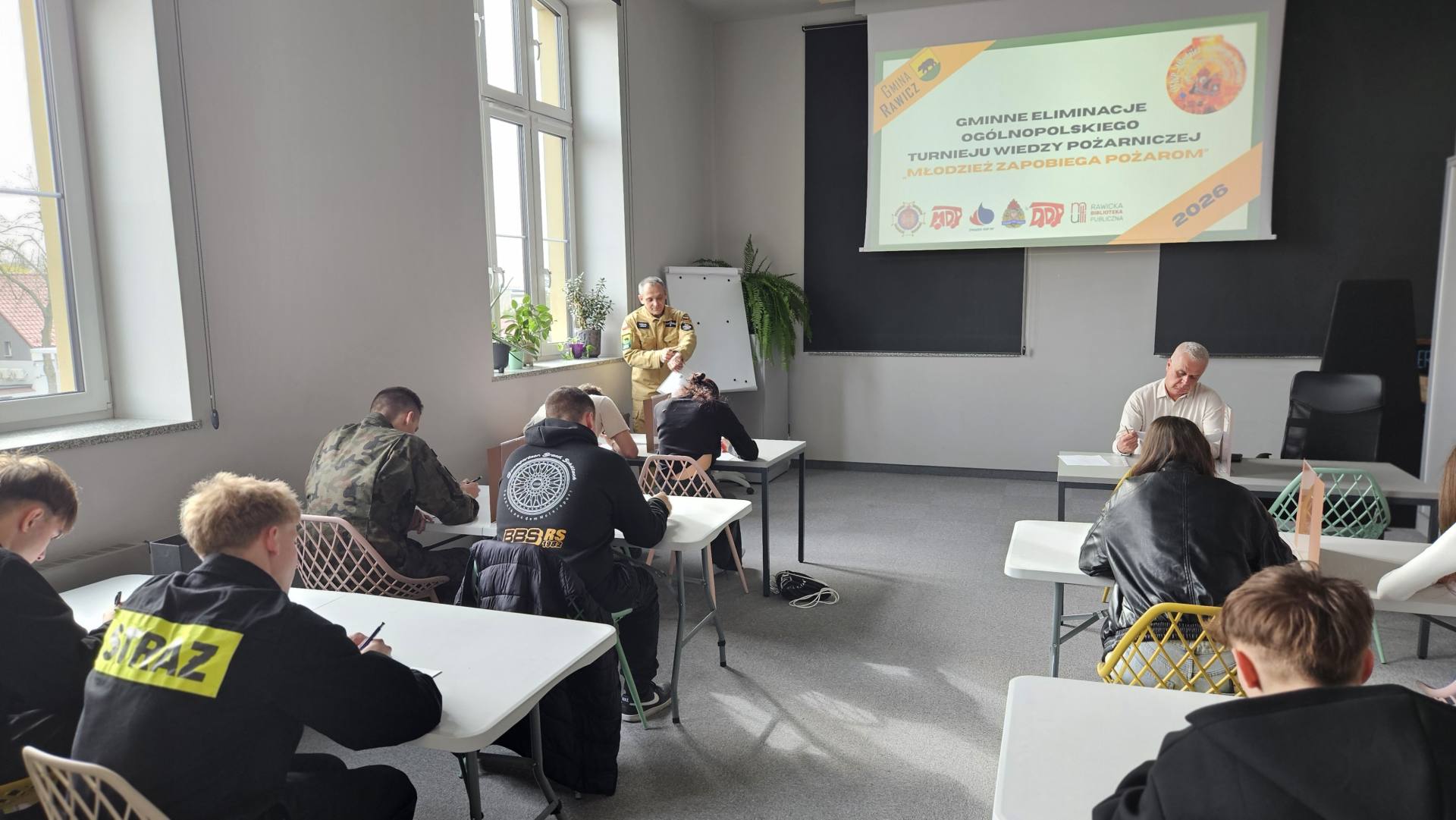 GMINNY SUKCES NASZEJ UCZENNICY W TURNIEJU WIEDZY POŻARNICZEJ!