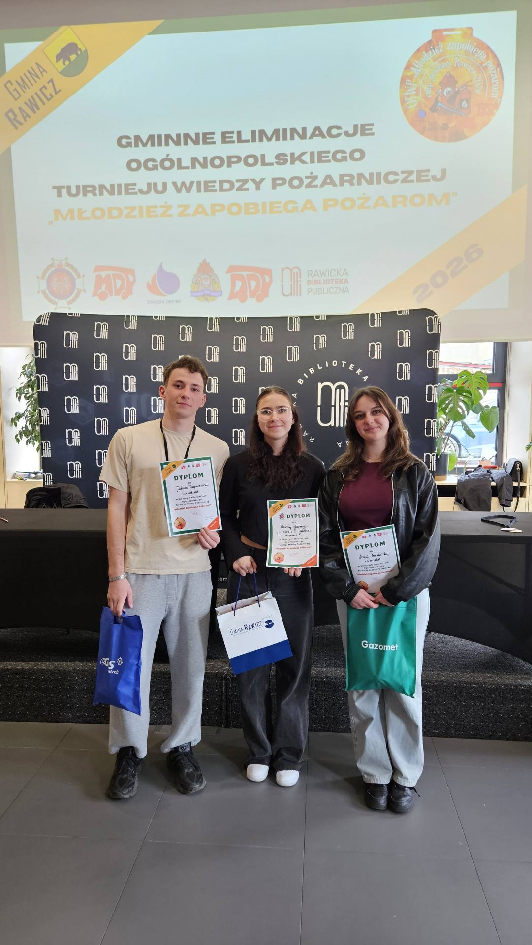GMINNY SUKCES NASZEJ UCZENNICY W TURNIEJU WIEDZY POŻARNICZEJ!