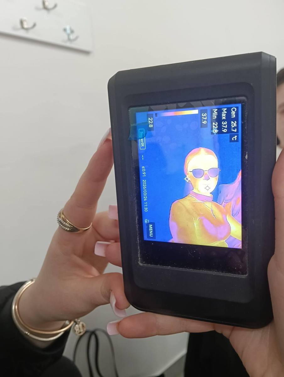 Uczniowie zgłębiają tajniki przenikania ciepła - praca z kamerą termowizyjną