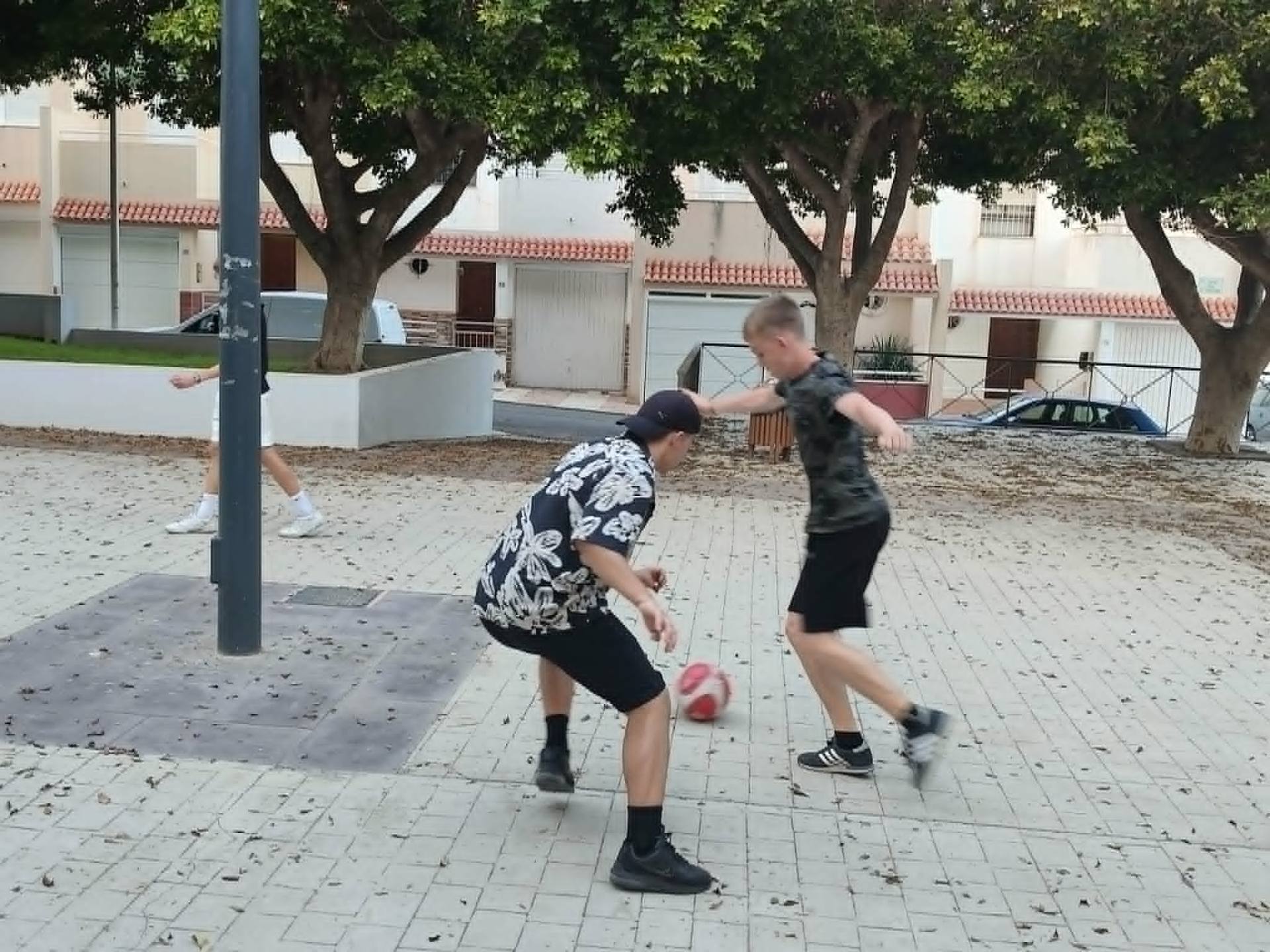 Uczniowie w stażu w Hiszpanii podczas odpoczynku