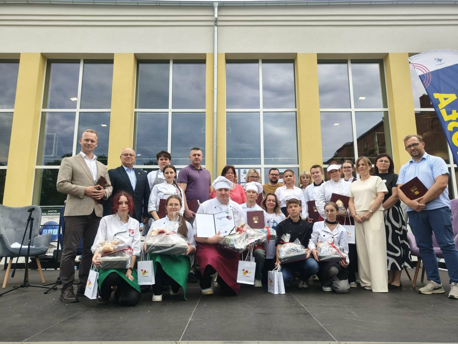 I Międzyszkolny Konkurs Gastronomiczny „Kulinarne Inspiracje – Polędwiczka i seler w Roli Głównej” - uczestnicy i jury