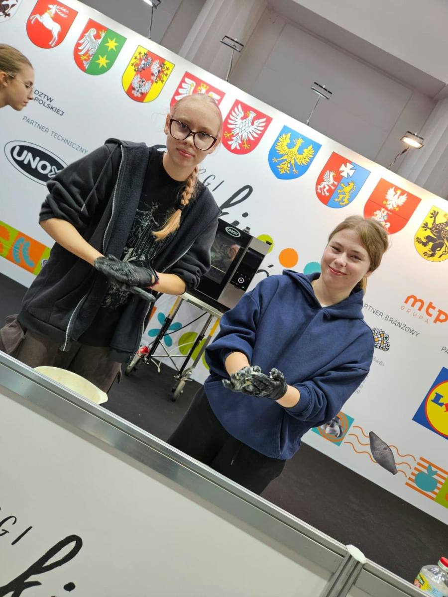 Uczniowie ZSZ Rawicz na Targach Smaki Regionów!