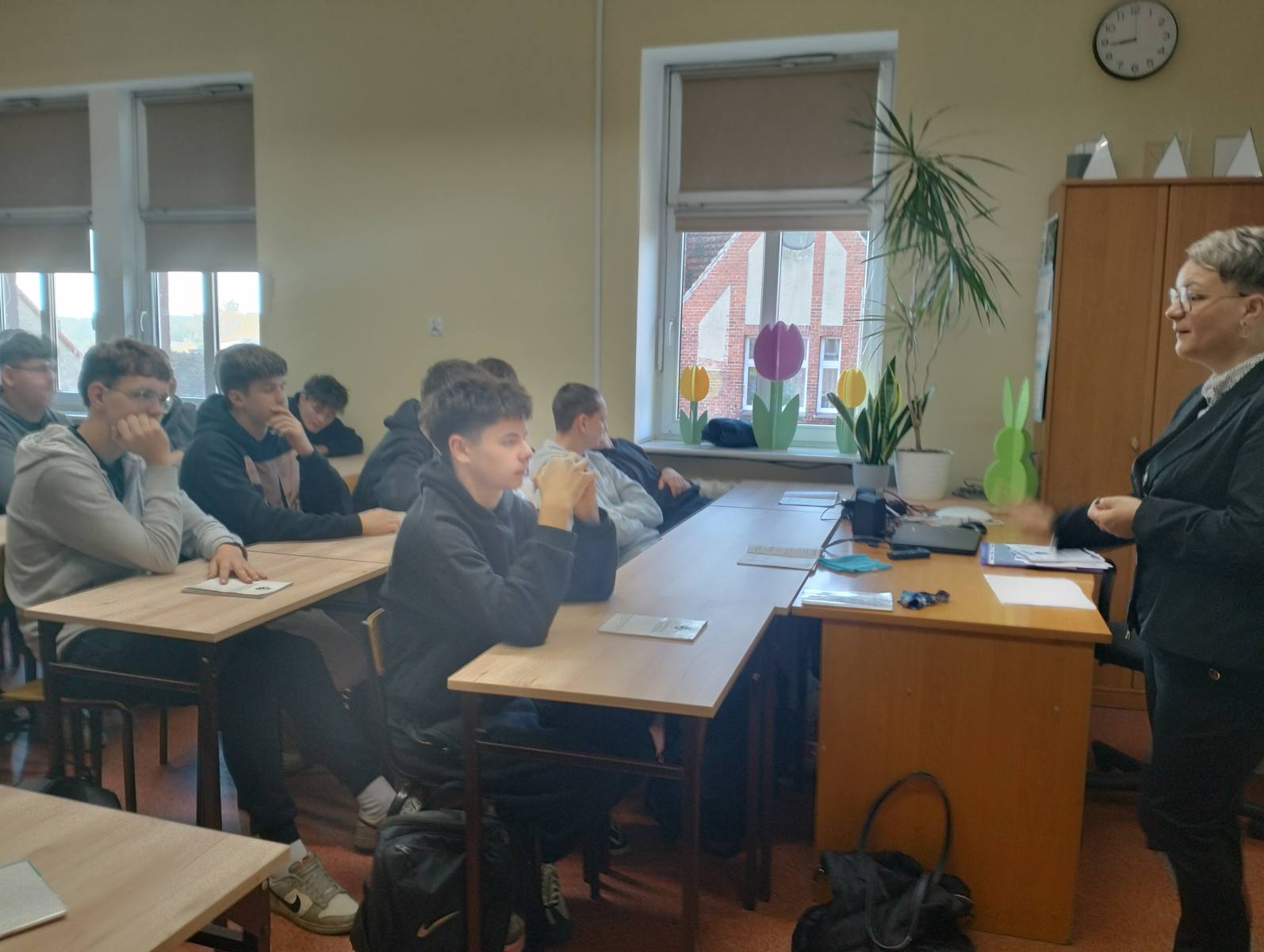 p. Sarbinowska i uczniowie
