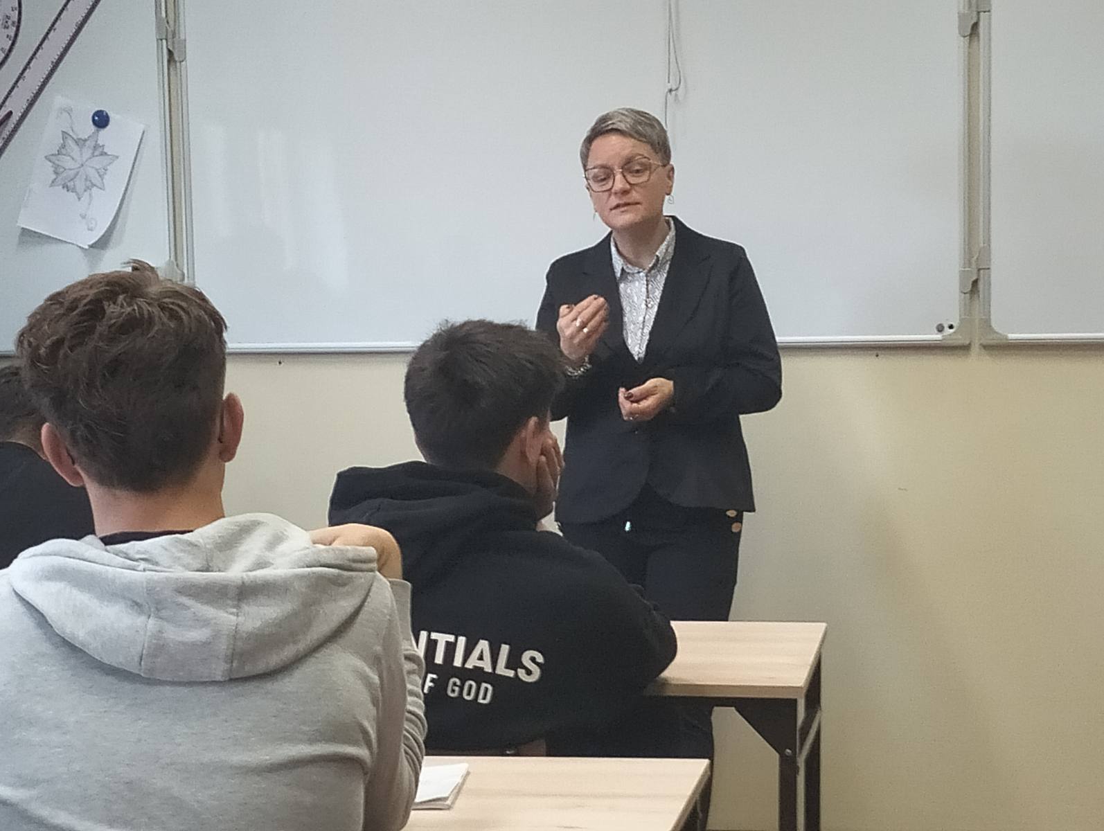 p. Sarbinowska i uczniowie