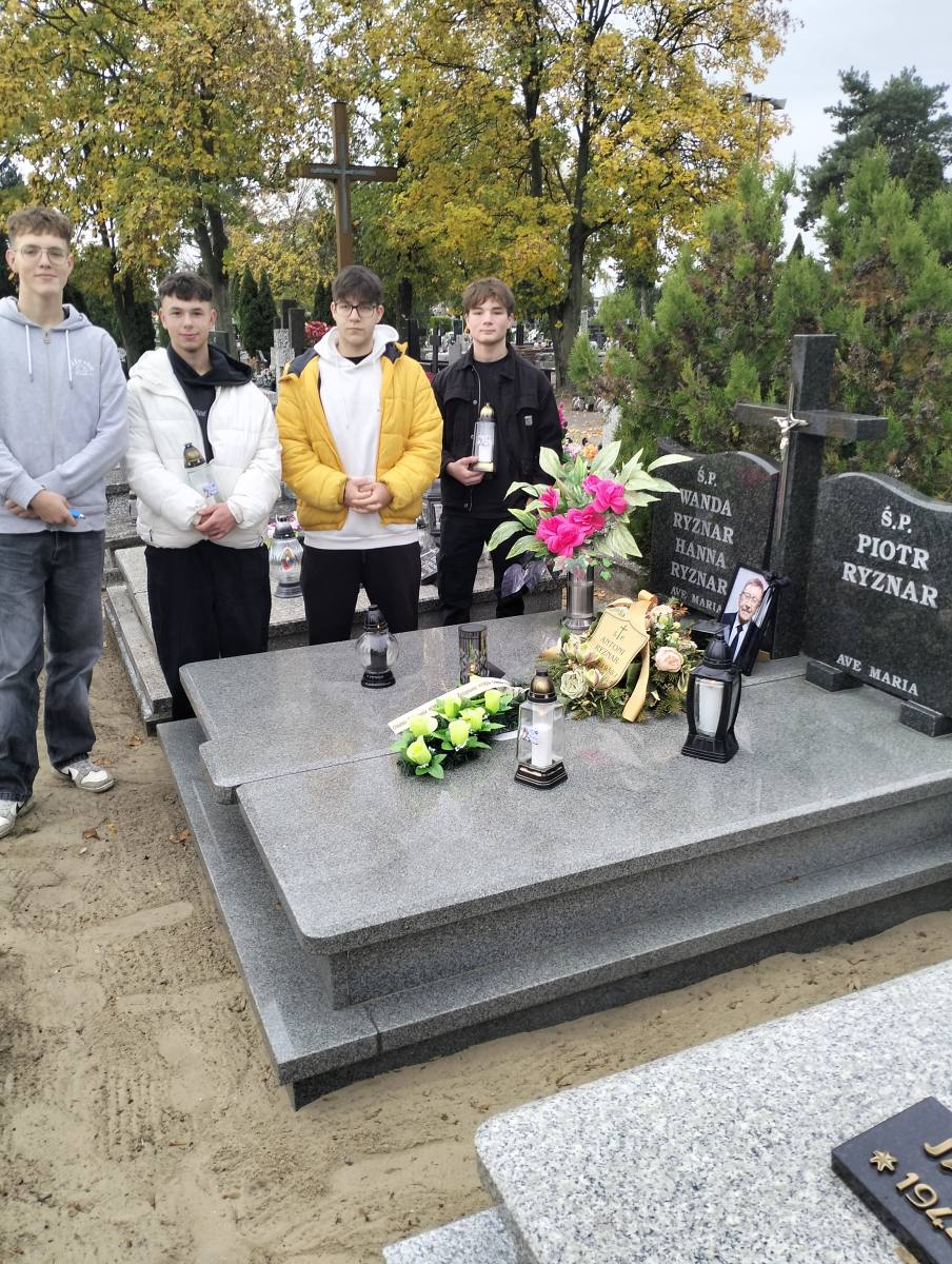 MŁODZIEŻ ZESPOŁU SZKÓŁ ZAWODOWYCH PAMIĘTA……