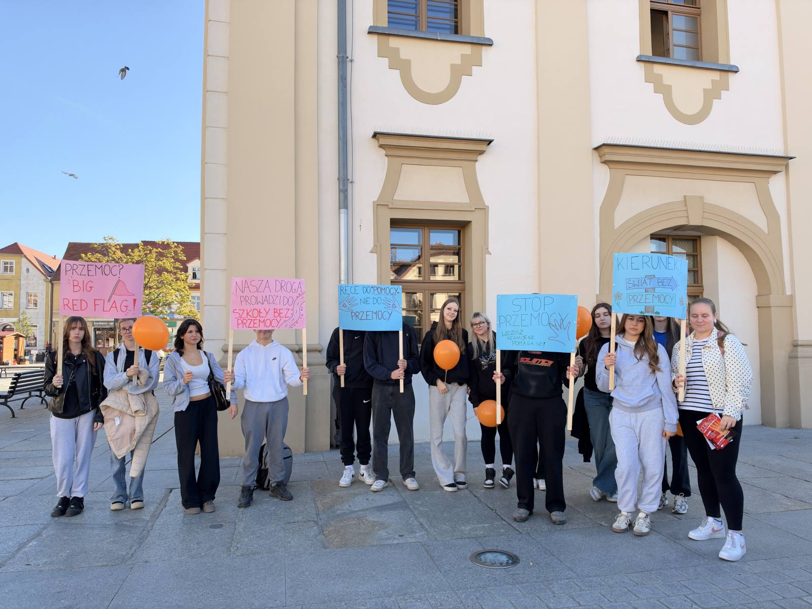 ZESPÓŁ SZKÓŁ ZAWODOWYCH PRZECIWKO PRZEMOCY