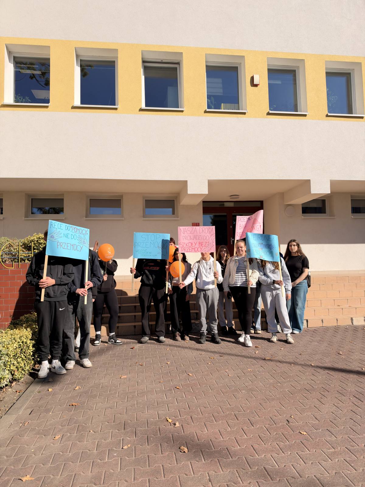ZESPÓŁ SZKÓŁ ZAWODOWYCH PRZECIWKO PRZEMOCY